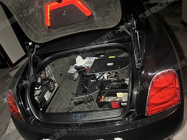 【台北】BENTLEY賓利 Continental Flying Spur 6.0 W12 2010年 Auxiliary battery輔助小電池 原廠 60AH 480A(EN) 更換 汽車電池 日本KAWASAKI川崎 銀合金 55059 / LN1 50AH 400A(EN) 【到府更換】 IMG_8405