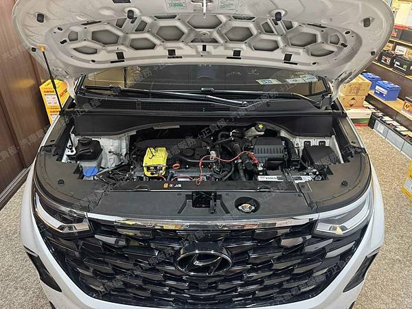 【台北】HYUNDAI現代 Custin GLT-B VIP 2023年 原廠電瓶 YUASA湯淺 37110-KU000-0000 AGM LN3 70AH 760A(EN) 更換 汽車電池 台灣B-Power永久電瓶 鋰鐵電池 50LN3 50AH 800A(EN) IMG_8332