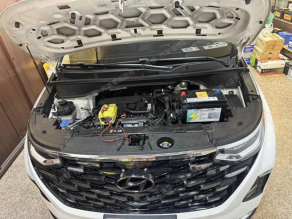 【台北】HYUNDAI現代 Custin GLT-B VIP 2023年 原廠電瓶 YUASA湯淺 37110-KU000-0000 AGM LN3 70AH 760A(EN) 更換 汽車電池 台灣B-Power永久電瓶 鋰鐵電池 50LN3 50AH 800A(EN) IMG_8336