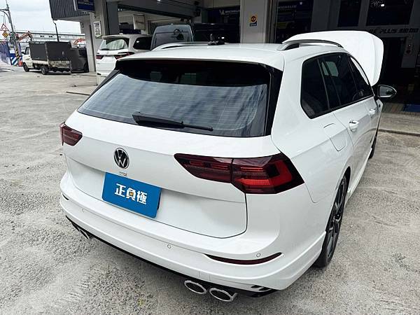 【台北】VOLKSWAGEN福斯 Golf Variant R MK8八代 2022年 原廠電瓶 AGM 68AH 680A(EN) 更換 汽車電池 日本KAWASAKI川崎 EFB 57039  70AH 760A(EN) 【到府更換】 IMG_8597