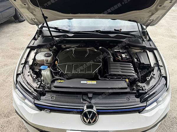【台北】VOLKSWAGEN福斯 Golf Variant R MK8八代 2022年 原廠電瓶 AGM 68AH 680A(EN) 更換 汽車電池 日本KAWASAKI川崎 EFB 57039  70AH 760A(EN) 【到府更換】 IMG_8594