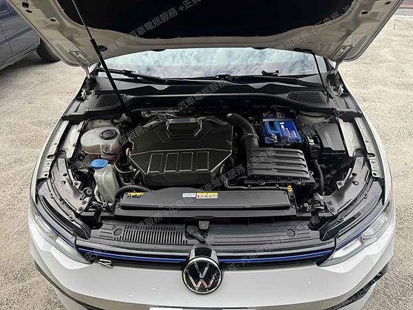 【台北】VOLKSWAGEN福斯 Golf Variant R MK8八代 2022年 原廠電瓶 AGM 68AH 680A(EN) 更換 汽車電池 日本KAWASAKI川崎 EFB 57039  70AH 760A(EN) 【到府更換】 IMG_8596