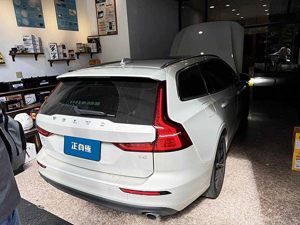 【台北】VOLVO富豪 V60 T4 Momentum 2020年 原廠電瓶 VOLVO AGM 80AH 800A(EN) 更換 汽車電池 德國MOLL莫爾 AGM 81080 80AH 800A(EN) IMG_8482