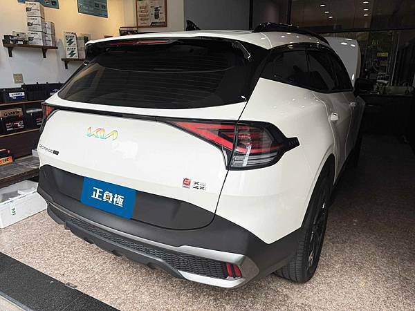 【台北】KIA起亞 Sportage X-Line 4WD 2022年 原車電瓶 韓製 CMF60L-DIN 37110-M6610 60AH 550A 更換 汽車電池 台灣B-Power永久電瓶 鋰鐵電池 30LN2 30AH 640A(EN) IMG_8606