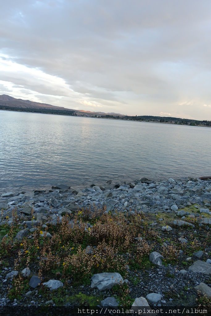 Lake Tekapo_Mount John path1.JPG Lake Tekapo_Mount John path1.JPG