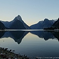 Milford Sound ~ 還未天亮的景緻