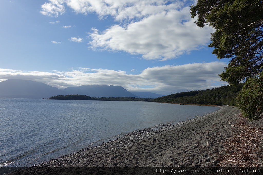 Henry Creek Campsite_Te Anau.JPG Henry Creek Campsite_Te Anau.JPG