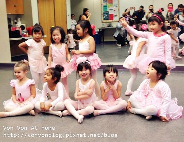 Dance02.jpg Dance02.jpg