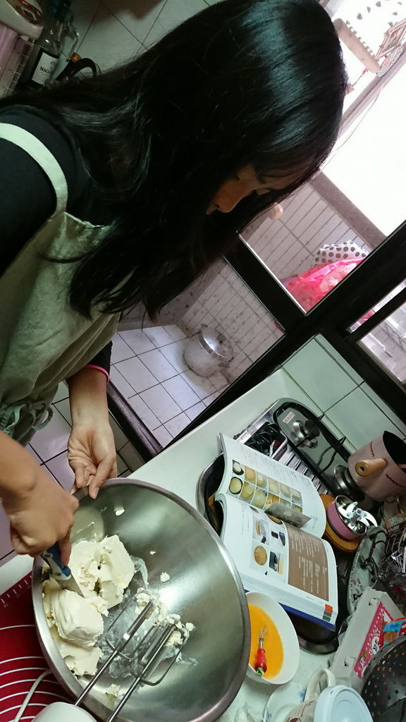 2019-02-03 挹庭做乳酪蛋糕_190204_0003_0_調整大小.jpg