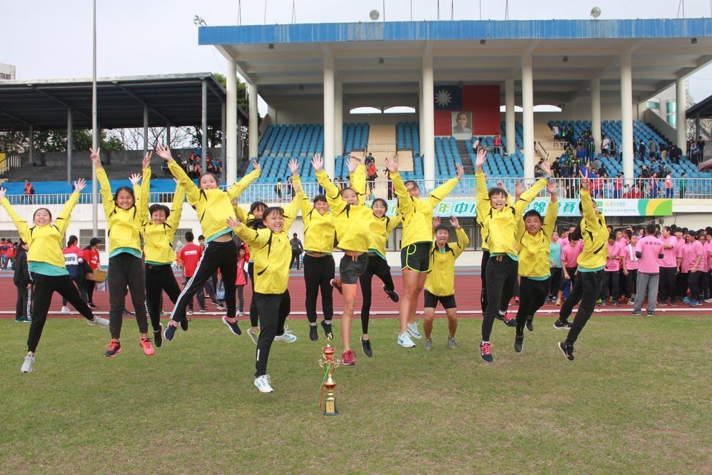 52688560_10213797078145915_1110666774535208960_o.jpg 52688560_10213797078145915_1110666774535208960_o.jpg