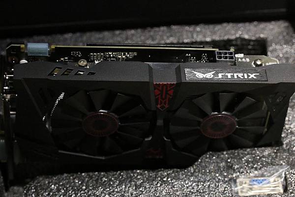 STRIX-GTX960-DC2OC-2GD5.jpg