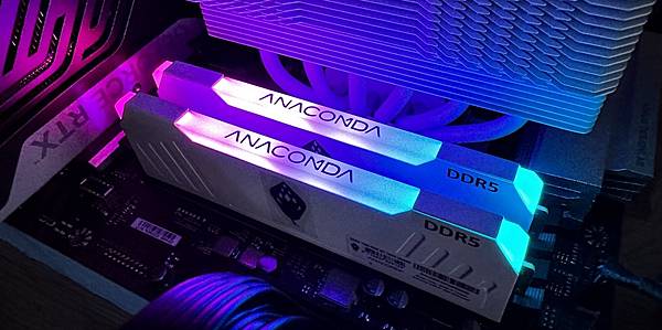 [開箱] 白色東方沙蟒 ANACOMDA ET DDR5 7