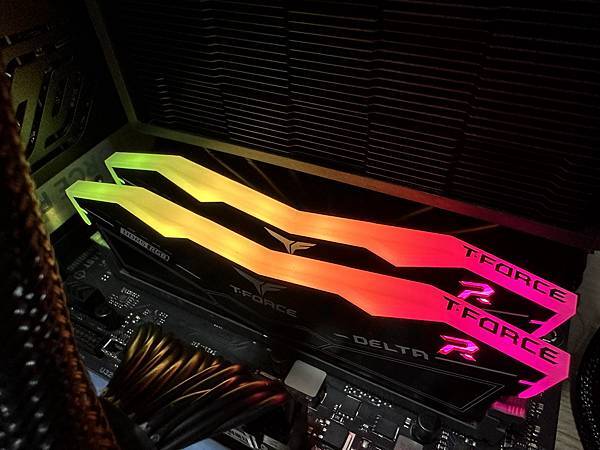 [開箱] 非二進制 DDR5 到來 T-FORCE DELT