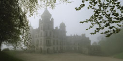 Castle covered with fog_a.jpg