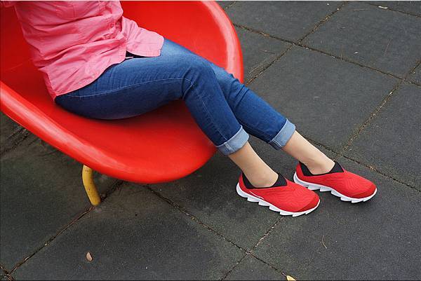 VPEP walking women's shoes / elegant red / suitable for walking, leisure travel, go to work - รองเท้าวิ่งผู้หญิง - วัสดุอื่นๆ สีแดง