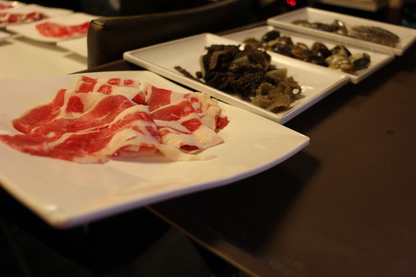 滿堂紅頂級麻辣鴛鴦火鍋(仁愛旗艦店):滿堂紅頂級麻辣鴛鴦火鍋(仁愛旗艦店)單點吃到飽 滿堂紅頂級麻辣鴛鴦火鍋(仁愛旗艦店):滿堂紅頂級麻辣鴛鴦火鍋(仁愛旗艦店)單點吃到飽