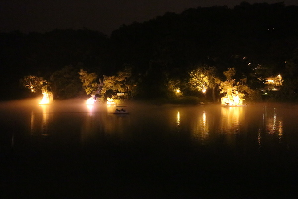 新北市碧潭風景區:與碧潭有約『銅響‧夏至』碧潭吊橋光雕秀 新北市碧潭風景區:與碧潭有約『銅響‧夏至』碧潭吊橋光雕秀