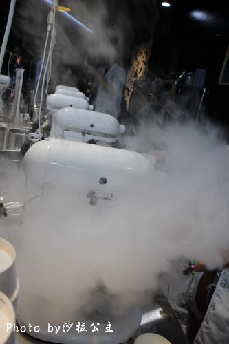 Cool N2 分子虎分子雪糕專賣店:『Cool N2 分子虎分子雪糕專賣店』我來到實驗室了 Cool N2 分子虎分子雪糕專賣店:『Cool N2 分子虎分子雪糕專賣店』我來到實驗室了