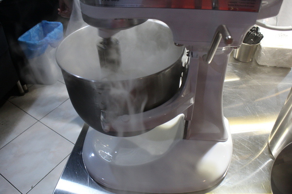 Cool N2 分子虎分子雪糕專賣店:『Cool N2 分子虎分子雪糕專賣店』我來到實驗室了 Cool N2 分子虎分子雪糕專賣店:『Cool N2 分子虎分子雪糕專賣店』我來到實驗室了