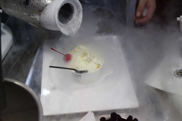 Cool N2 分子虎分子雪糕專賣店:『Cool N2 分子虎分子雪糕專賣店』我來到實驗室了 Cool N2 分子虎分子雪糕專賣店:『Cool N2 分子虎分子雪糕專賣店』我來到實驗室了