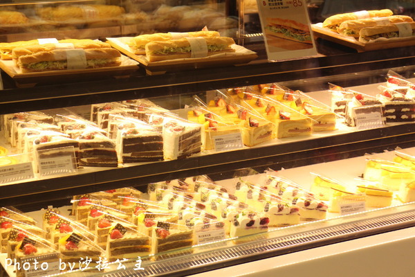 85度C Daily Cafe(士林基河店):85度C Daily cafe(士林基河店)二代店-好吃的霜淇淋 85度C Daily Cafe(士林基河店):85度C Daily cafe(士林基河店)二代店-好吃的霜淇淋