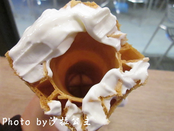 85度C Daily Cafe(士林基河店):85度C Daily cafe(士林基河店)二代店-好吃的霜淇淋 85度C Daily Cafe(士林基河店):85度C Daily cafe(士林基河店)二代店-好吃的霜淇淋