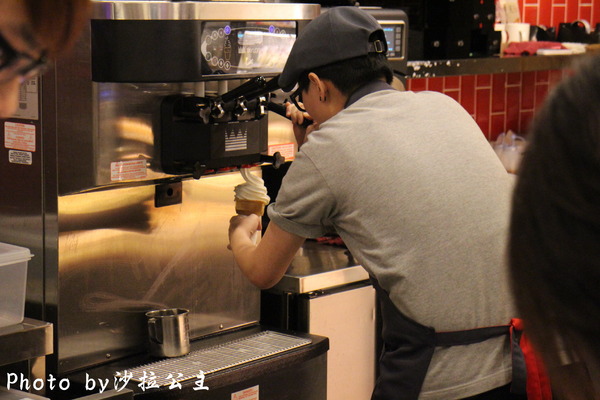 85度C Daily Cafe(士林基河店):85度C Daily cafe(士林基河店)二代店-好吃的霜淇淋 85度C Daily Cafe(士林基河店):85度C Daily cafe(士林基河店)二代店-好吃的霜淇淋