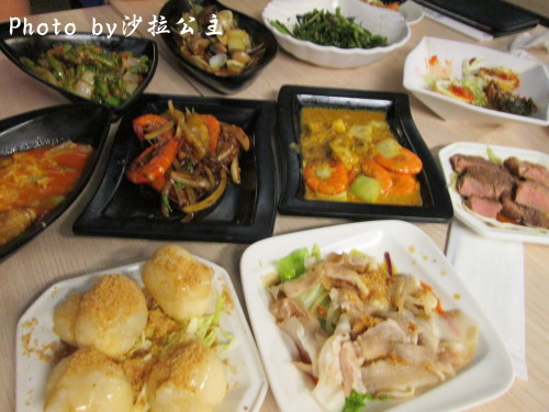 蕉葉泰式料理餐廳(市民大道店)：蕉葉泰式料理吃到飽