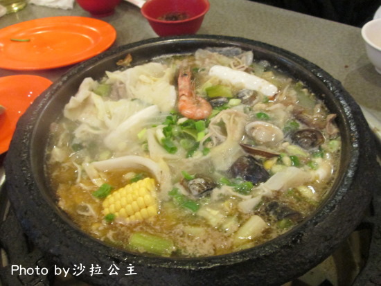 新豐火鍋:新豐平價自助火鍋【士林夜市】 新豐火鍋:新豐平價自助火鍋【士林夜市】