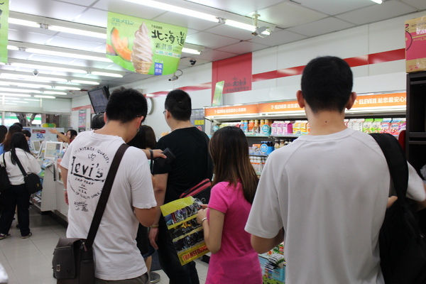 7-11(福榮門市)：7-11哈密瓜霜淇淋│士林福榮店│夕張產│北海道霜淇淋