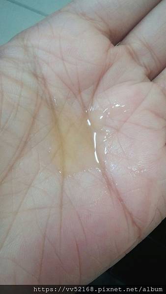 BC百匡,靚顏抗皺淡紋賦活油(百匡賦活膠囊),百匡賦活膠囊,
白龍膽花精萃可亮白撫平細紋與修護受傷肌膚,並高度保濕鎖水,延緩肌膚老化,一顆多種用途,強效版晚安面膜
,百匡賦活膠囊,百匡膠囊
