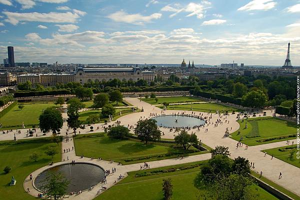 9990726_tuileries-garden-in-paris