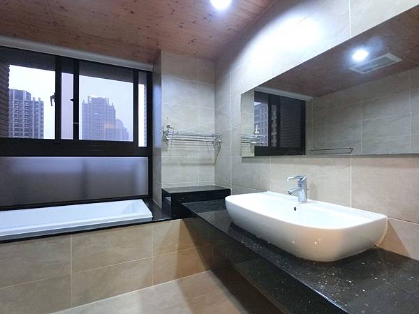 遊川風高鐵公園視野戶 2480萬_190406_0005.jpg 遊川風高鐵公園視野戶 2480萬_190406_0005.jpg