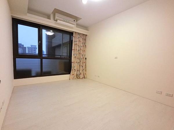 遊川風高鐵公園視野戶 2480萬_190406_0008.jpg 遊川風高鐵公園視野戶 2480萬_190406_0008.jpg