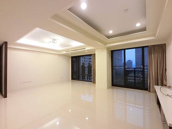 遊川風高鐵公園視野戶 2480萬_190406_0013.jpg 遊川風高鐵公園視野戶 2480萬_190406_0013.jpg