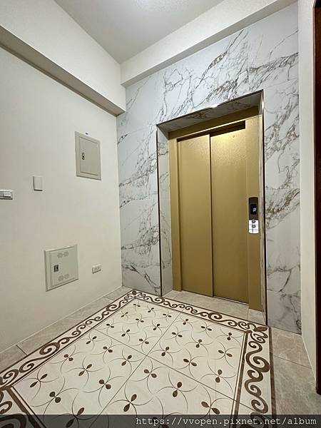 新竹買屋!! 【很慧賣】晴山林~七米面寬全新電梯美墅!! 新竹買屋!! 【很慧賣】晴山林~七米面寬全新電梯美墅!!