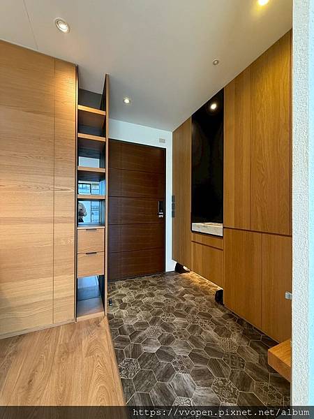 新竹買屋!! 【很慧賣】關埔特區~世界島~高檔美裝潢大三房+