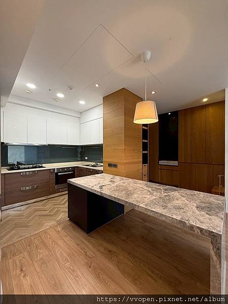 新竹買屋!! 【很慧賣】關埔特區~世界島~高檔美裝潢大三房+