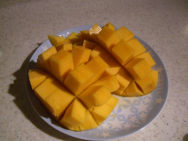 cha, cha, cha, mango, mango, mango, cha, cha, cha.......大家一起來草裙舞