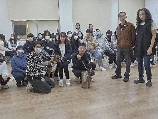 犬隻指導手實務課程 講師： KCT指導手委員會主委 楊明華老