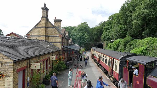 The nostalgic lights are misty