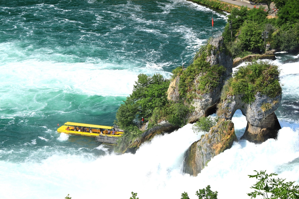 【瑞士】萊茵瀑布Rheinfall | 歐洲流量最大的瀑布，