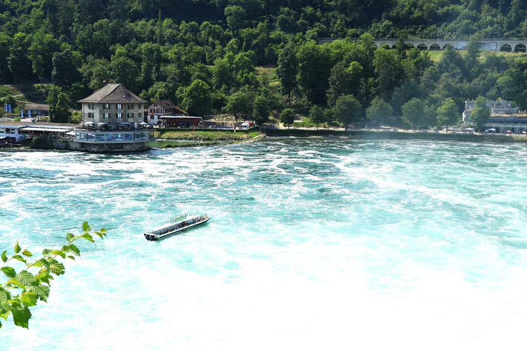 【瑞士】萊茵瀑布Rheinfall | 歐洲流量最大的瀑布，