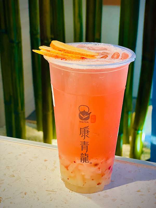 飲品分享 康青龍逢甲店 好喝的康青龍在逢甲也買的到了呢 冬季限定抹茶系列新品已上市 絕美粉紅佳人冰茶也好好喝 Fanfanchen的日常營運