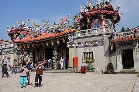 11-半天岩紫雲寺創建於清康熙21年(1682年) ，歷經三百多年的歲月