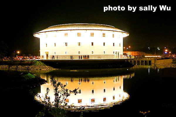 苗栗後龍客家圓樓土樓水舞秀 (1).JPG