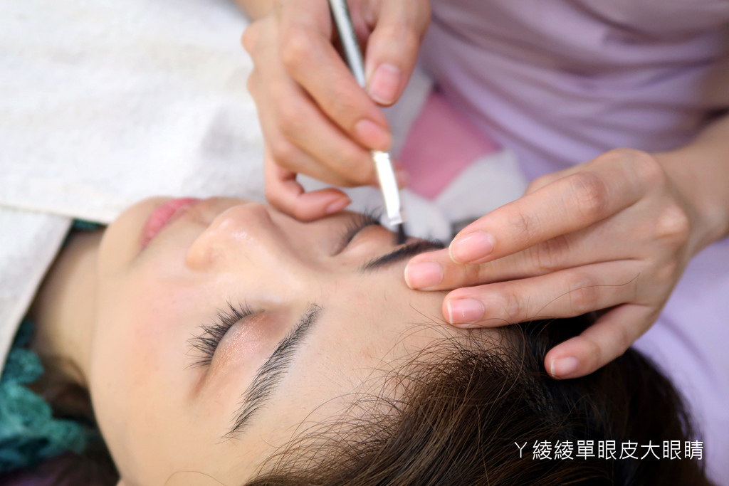 台中飄眉.台中繡眉.台中飄眉推薦.台中飄眉哪裡好.台中霧眉.韓式平眉心得分享-美麗妍時尚館-台中地區超專業的紋眉繡眉時尚館