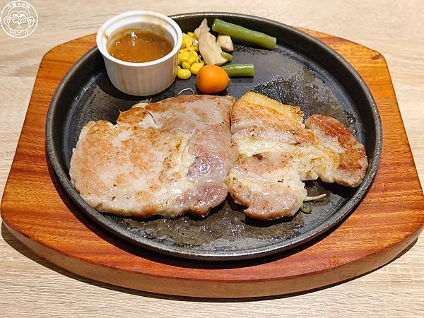 呷飽祙【新北板橋・牛室炙燒牛排 板橋府中店】不務正業餐廳再加 呷飽祙【新北板橋・牛室炙燒牛排 板橋府中店】不務正業餐廳再加