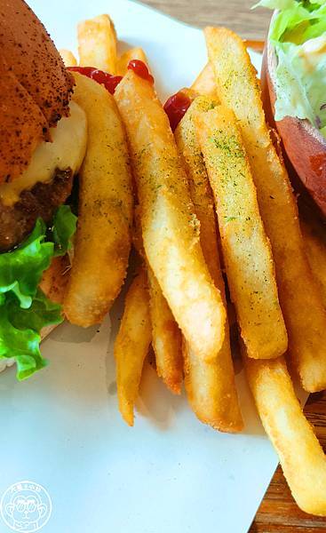 呷飽祙【桃園・DeMo House 戴莫好食屋】有店貓陪伴 呷飽祙【桃園・DeMo House 戴莫好食屋】有店貓陪伴