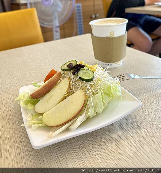 [食記]台南早餐葛瑞斯漢堡漢堡蔬菜量多學區早餐店